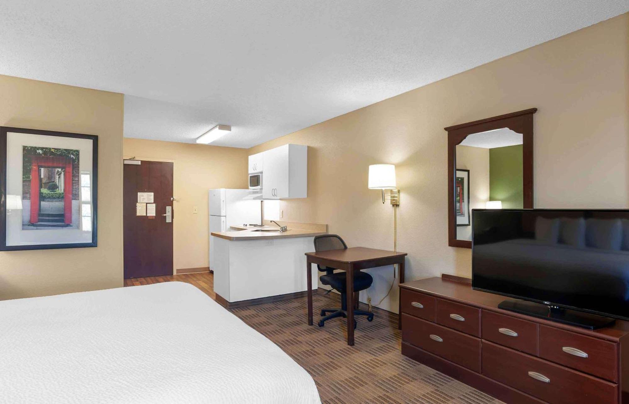 เอ็กซ์เทนด์ สเตย์ อเมริกา บัลติมอร์ ทิโมเนียม Hotel ภายนอก รูปภาพ
