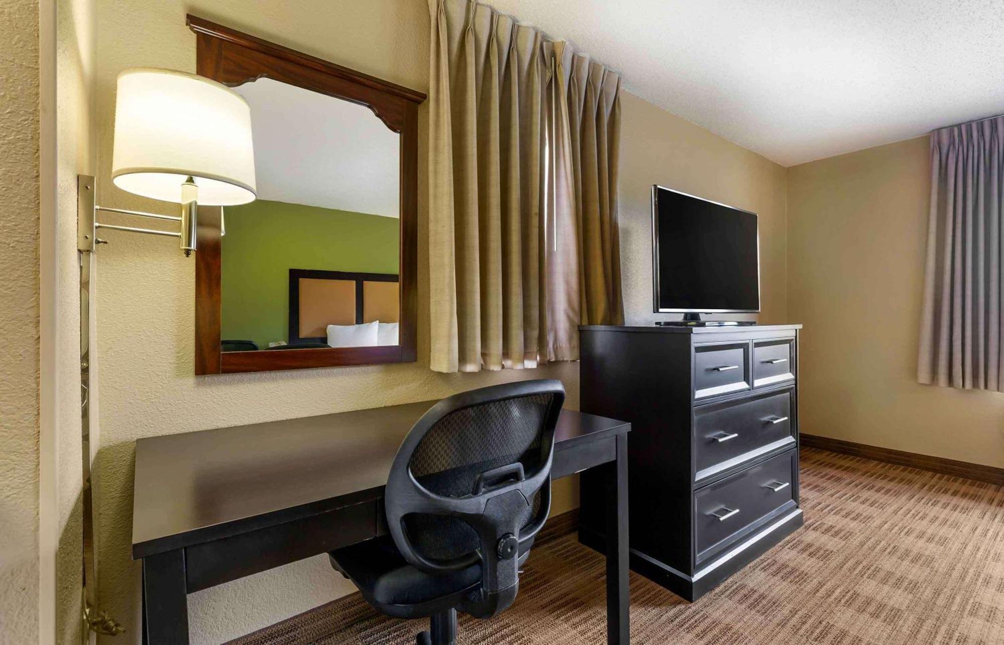 เอ็กซ์เทนด์ สเตย์ อเมริกา บัลติมอร์ ทิโมเนียม Hotel ภายนอก รูปภาพ